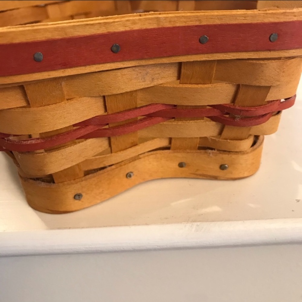 2 Longaberger Handwoven Baskets 1 Star Shape with Red Trim & 1 Gorgeous Bowl - Picture 3 of 10